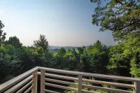Amazing Town Mountain Getaway Hotels in Buncombe County
