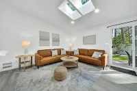 Huge Yard, Foosball, BBQ, and Cozy Vibes - Serene Spacious Haven