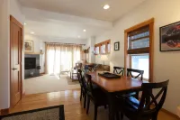 Vaulted Ceilings and BBQ Deck with Scenic Views - Stunning Oasis