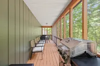 Hot Tub, Fire Pit, Deck and WiFi - Gorgeous Tranquil Cabin Hotels in Basye