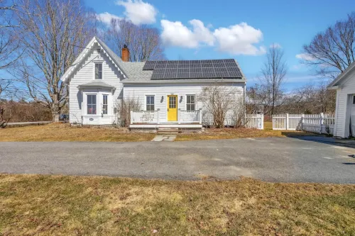 Cozy Retreat - Fire Pit, WiFi, Large Deck