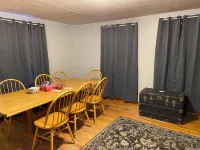 2-bedroom apartment with WiFi in charming Cavendish 6 miles from Okemo Ski Area Hotels in Cavendish