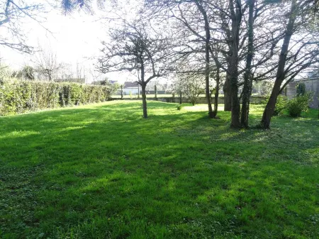 "Le P'Tit Vert", cosy loft in the countryside near CAEN, terrace on stilts Отели в г. Барбери