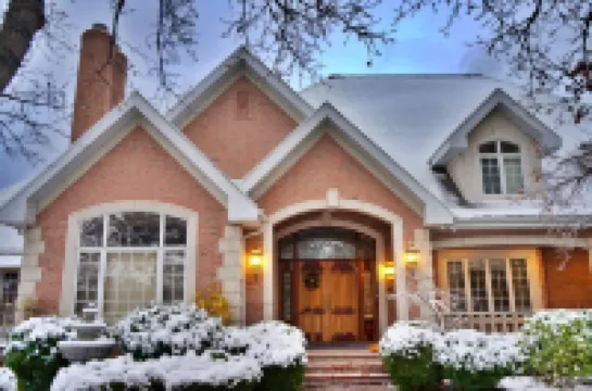 Huge Heated Indoor/Outdoor Pool and Spa Amenities - Stunning Mountain Retreat