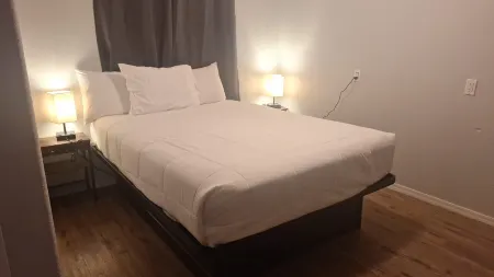 Stunning Mountain View Studio Retreat, Cozy Fireplace Отели в г. Valle