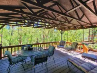 Creekside Retreat - Charming Cabin w/Deck, A/C, Firepit, & Billy Creek View
