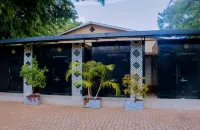 Boutique Hotel Rwanda - parking