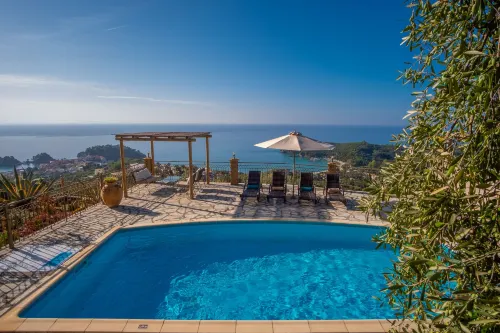 Apolis Villas & Suites Resort