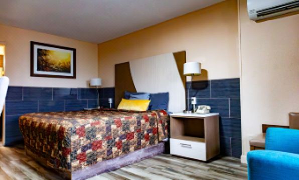 Route 66 Hotel & Conference Center