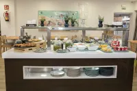 Hotel Apartamentos Pyr Fuengirola - breakfast