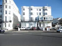 2 Bed Apt - Sea Views Seafront Location & Parking