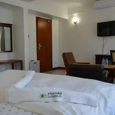 Florida Executive Inn โรงแรมใกล้ตลาดคาเรียคู