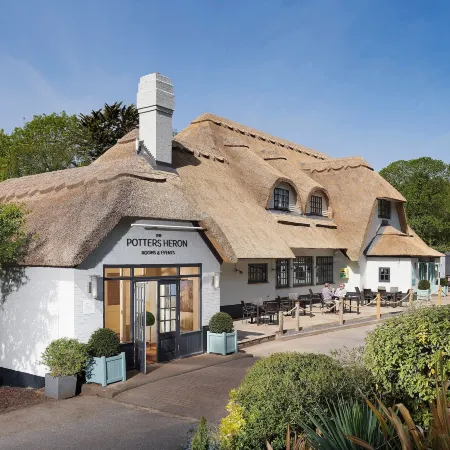 Potters Heron Hotel