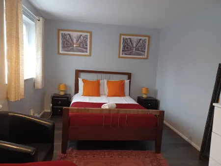 Poynters House - Huku Kwetu Luton Отели в г. Латон