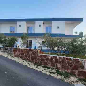 Vila Bashkim Hotel Exterior