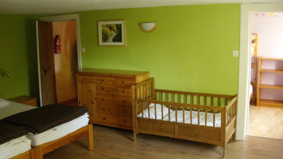 Tranquil Forestside Cottage