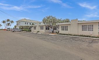 Modern Apt Near Beach – Views Wi-Fi