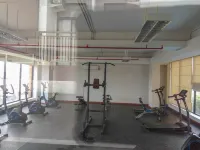 Minimalist Studio Dave Apartment for 2 Pax - Gym