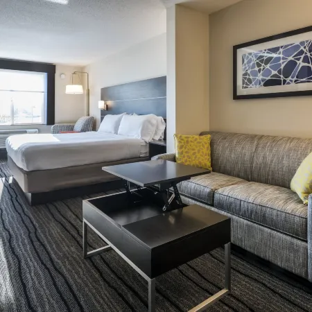 Holiday Inn Express & Suites LIVERMORE by IHG