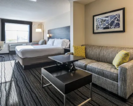 Holiday Inn Express & Suites LIVERMORE by IHG Hotels in Livermore