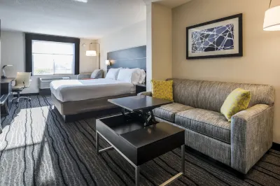 Holiday Inn Express & Suites Livermore Hotels in Livermore