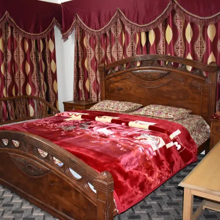 Snow Land Hotel Kaghan