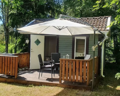 Well-Equipped Beachside Cottage Hotels in Mönsterås