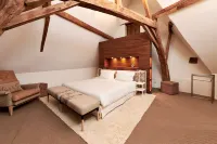 Indrani Lodge Hotels in Genappe