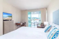 201 Lake Street Hotels in Cairns North