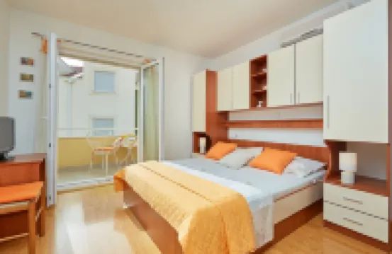 Apartments Zelic Tucepi