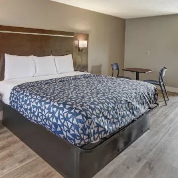 Econo Lodge Sevierville-Pigeon Forge on the River