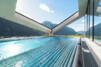 Lifesteil Aparthotel - Pools