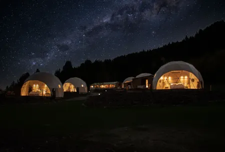 Cross Hill Lodge & Domes