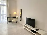 Wit II, Near Metro, Train n7670