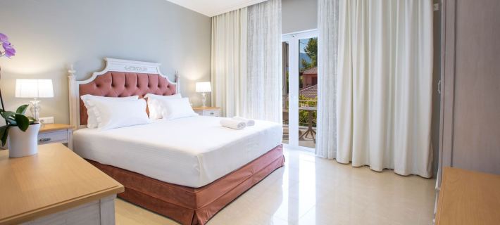 VK Luxury Suites - Ιδιωτικό πάρκινγκ - Adults Only Ξενοδοχεία στην πόλη Ελλομένο
