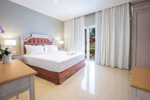 VK Luxury Suites - Private Parking - Adults Only - 4-Star