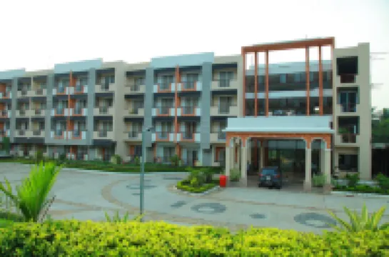 5 Falls Resort Hotels near Old Coutralam Falls