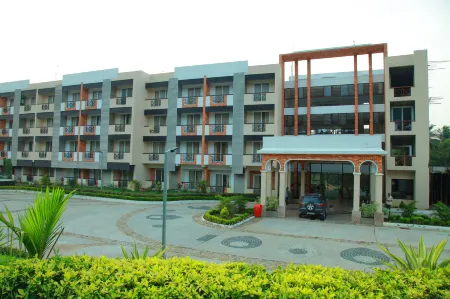 5 Falls Resort Отели рядом с достопримечательностью «Courtallam Five Falls»