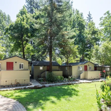 Cottages on River Road