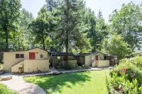 Cottages on River Road فنادق في Guerneville