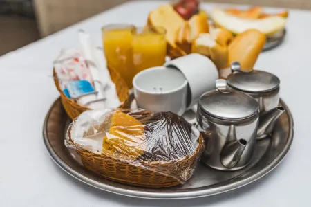 Hotel Avenida Отели рядом с достопримечательностью «Praça Beira Mar»