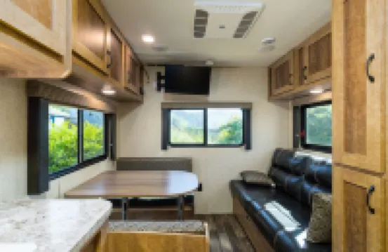Raines Resort Cabins & RV Hôtels à : 