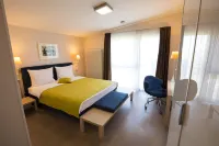 Maurers Zollamt Hotel - parking