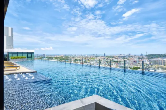 Pattaya Central Sea View Pool Suite