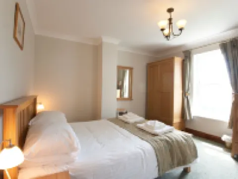 Green Acres Cottages Hotels in Par