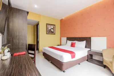 RedDoorz at la Mega Near Pasar Pagi Cirebon