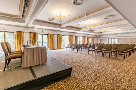 St. Pierre Park Hotel & Golf Отели в г. Saint Peter Port