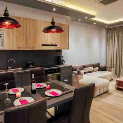 1 Bed Apartment - Sleeps 4 - Parking, Wifi Rooms