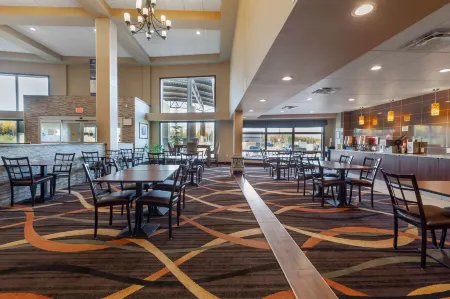 Best Western Plus Fox Creek Отели в г. Фокс Крик