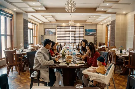 Tara Phendeyling Hotel Отели в г. Юзипанг